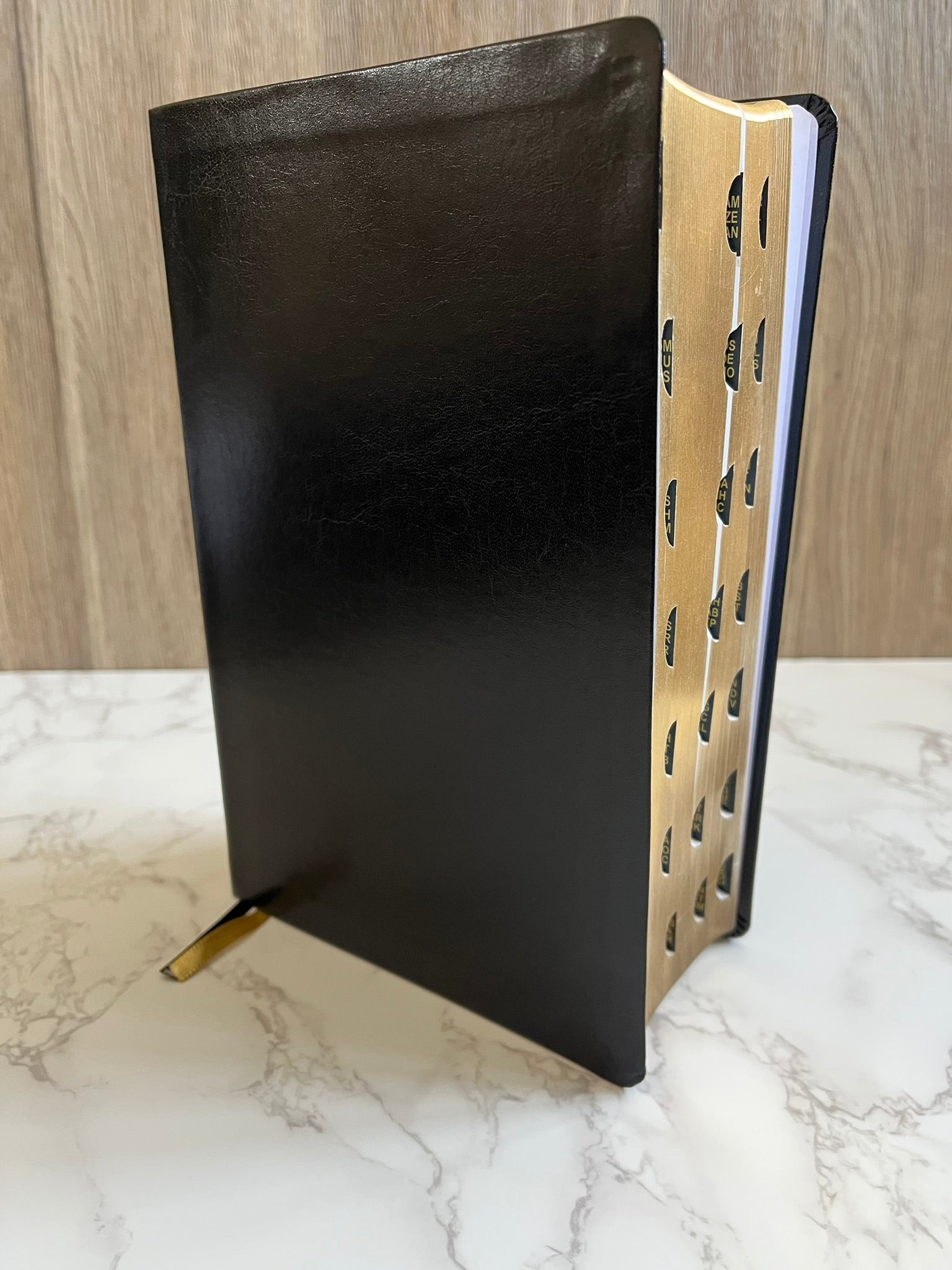 NKJV Evidence Study Bible: Black Recycled Cowhide Leather Bible in a Presentation Box Leather Bound – February 1, 2026 - Faith & Flame - Books and Gifts - Bridge Logos - 9781610369206