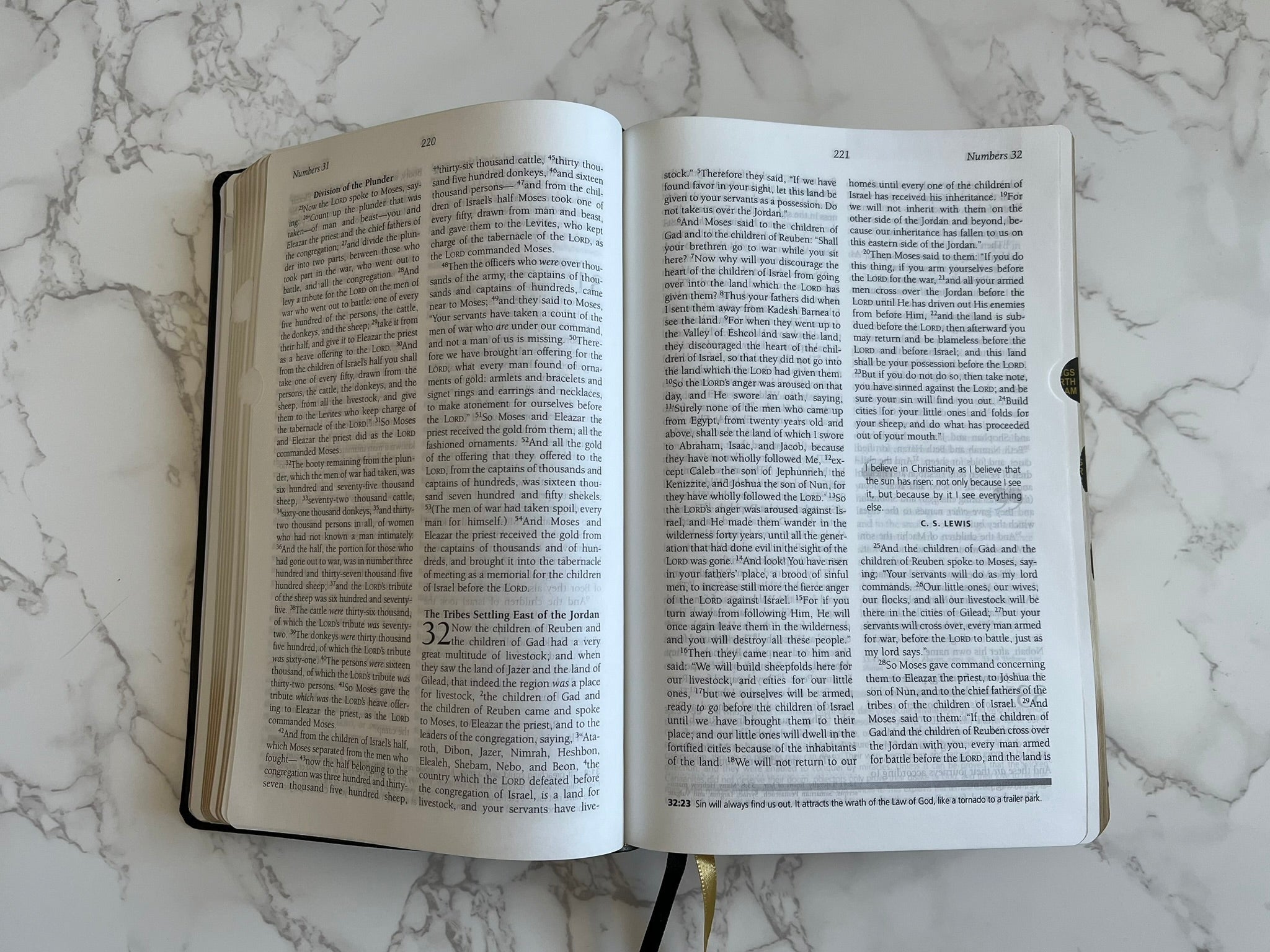 NKJV Evidence Study Bible: Black Recycled Cowhide Leather Bible in a Presentation Box Leather Bound – February 1, 2026 - Faith & Flame - Books and Gifts - Bridge Logos - 9781610369206