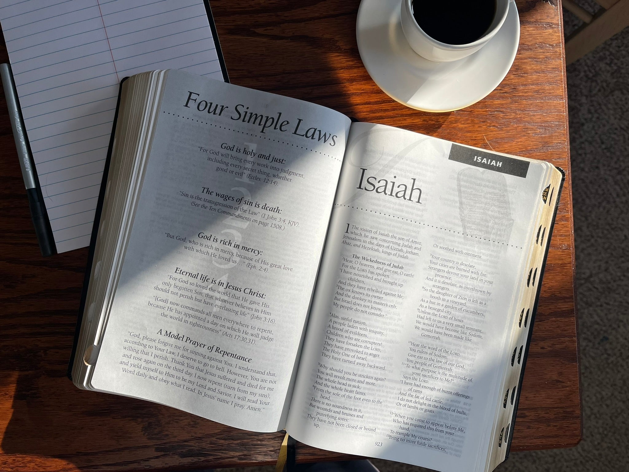 NKJV Evidence Study Bible: Black Recycled Cowhide Leather Bible in a Presentation Box Leather Bound – February 1, 2026 - Faith & Flame - Books and Gifts - Bridge Logos - 9781610369206