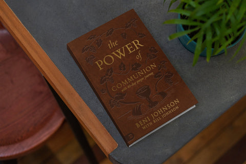 The Power of Communion with 40-Day Prayer Journey (Leather Gift Version): Accessing Miracles Through the Body and Blood of Jesus Imitation Leather – February 15, 2022 by Beni Johnson (Author), Bill Johnson (Author) - Faith & Flame - Books and Gifts - Destiny Image - 9780768461114